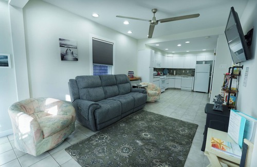 Revere House | Cape cod style seaside condo Boston, Airport,Train
