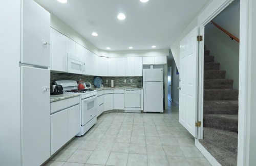 Revere House | Cape cod style seaside condo Boston, Airport,Train