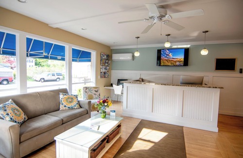 Provincetown Hotel | Cape Colony Inn