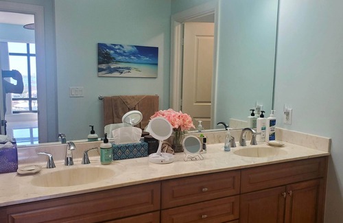 Cape Harbour Condo | Cape Coral, Cape Harbour Condo w/beautiful views & 2 screened lanais, new reno.