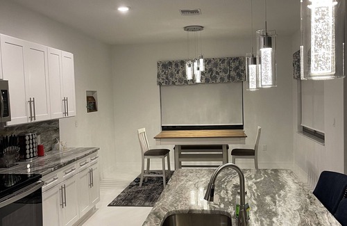 Burnt Store House | Cape Coral cozy! Pool, hot tub, outdoor kitchen, gulf access, fishing,sleeps 10
