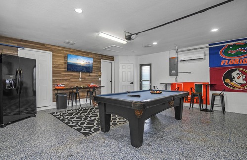 Pelican House | Cape Coral Dream Home – Pool, Games & Mini Golf