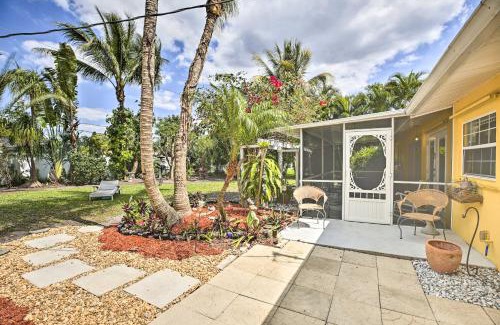 Caloosahatchee House | Cape Coral Home with Yard Less Than 1 Mi to Dtwn!