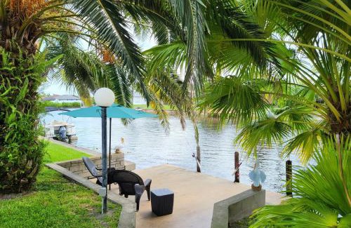 Fort Myers House | Cape Coral, Pool Home, On Fresh Water Canal, Fishing, Free Wi-fi & Game Room