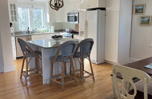 North Falmouth House | Cape cottage in Megansett village with walk to beach.