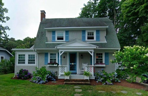 North Falmouth House | Cape cottage in Megansett village with walk to beach.
