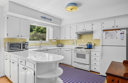 Chatham House | Cape Escape - Two Bedroom, Two Bathroom Near Beaches and Cycling