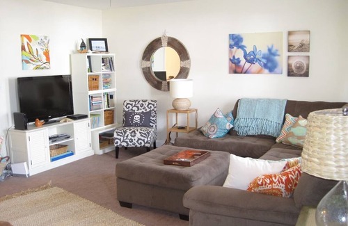 Del Haven House | Cape May-1 block to Delaware Bay beach, sleeps 10 and pet friendly