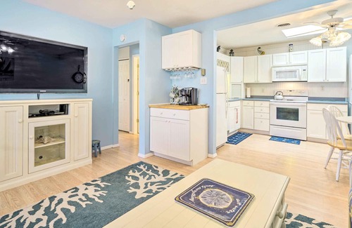 Village Green House | Cape May Quad Unit w/ Deck ~ Half-Mi to the Beach!