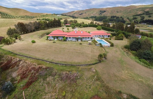 Waimarama House | Cape South Estate - idyllic character property in rural setting close to beaches
