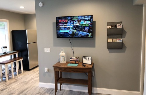 Frankfort Condo | Capital City Condo #6 close to Interstate, Water Park, Restaurants and Shopping.