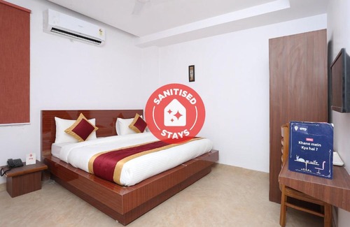 Sahibabad Hotel | Capital O 12807 Amaira Hotel And Banquets