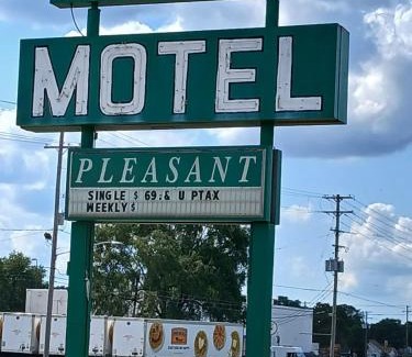 Grand Rapids Hotel | Capital O Pleasant Motel Grand Rapids MI
