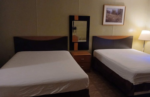 Grand Rapids Hotel | Capital O Pleasant Motel Grand Rapids Mi