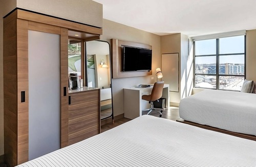 Buzzard Point House | Capitol Riverfront District! Rooftop Lounge, On-Site Bar, Walk to Nationals Park