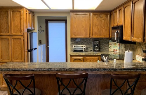 Capitola Condo | Capitola Condo in Village with Two Private Parking Spaces & Close To The Beach!