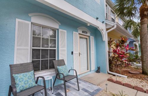 Sabal Harbour House | Cappy Hour! Lakefront townhome with backyard paradise and amazing community amenities!