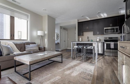 Traverse City House | Capri 209 in the Heart of Downtown Traverse City