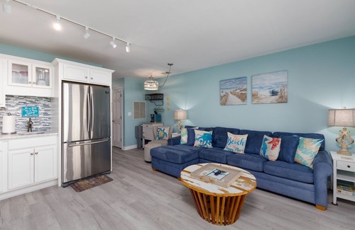 North Topsail Beach Condo | Capri Sun: Luxe Oceanfront Escape @ Villa Capriani