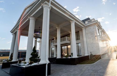 Bacau Hotel | Caprice Complex