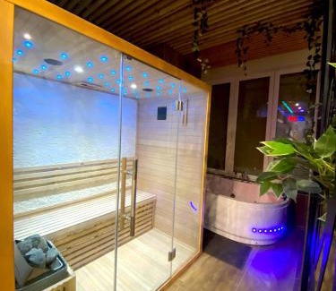 Valenciennes Apartment | Capsule Wellness - sauna - balneo - machine de sport privatif - PS5 - 2 chambres
