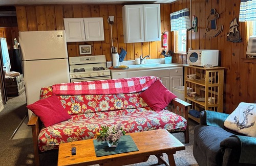 Oscoda Cabin | Captains Quarters Cabin