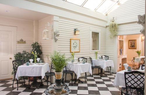 South Yarmouth Bed & Breakfast | Captain Farris House