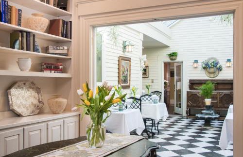 South Yarmouth Bed & Breakfast | Captain Farris House