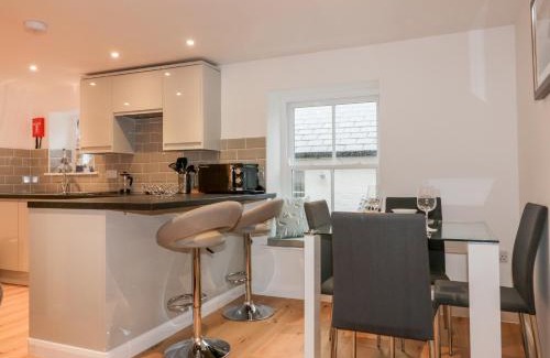 Mevagissey Apartment | Captain's Cabin