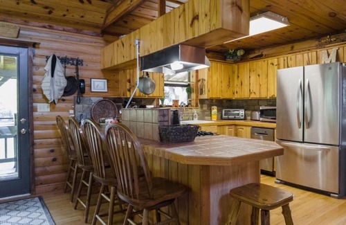 Mountain View House | Captain's Cool Water Cabin by Dreams2Reality Vacations