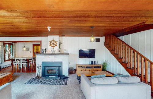 Manzanita House | Captain's Corner