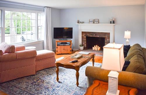 South Yarmouth House | Captain's Escape