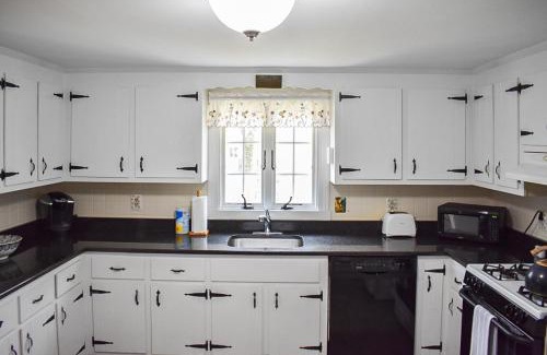 South Yarmouth House | Captain's Escape