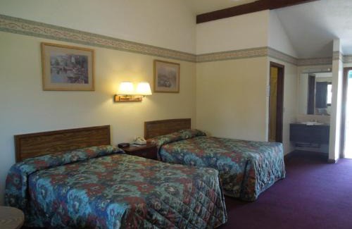 Gloucester Hotel | Captain's Lodge Motel