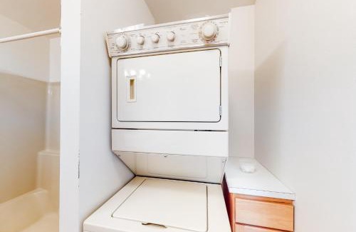 Manzanita House | Captain's Quarters Hideaway