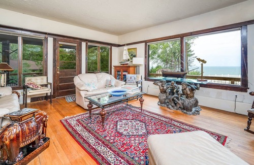 Benton Harbor House | Captain's Quarters