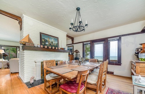 Benton Harbor House | Captain's Quarters