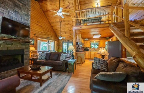 Mountain View Cabin | 🌅 CAPTAINS COOL WATER CABIN ~ PUBLIC BOAT LAUNCH 🚤 GREAT FISHING 🎣(CCWC)
