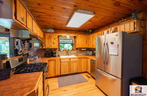 Mountain View Cabin | 🌅 CAPTAINS COOL WATER CABIN ~ PUBLIC BOAT LAUNCH 🚤 GREAT FISHING 🎣(CCWC)