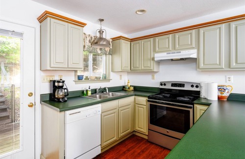 Pleasure Point House | Captains Cove | 5 Bed, 5 Bath