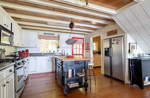 Pleasure Point House | Captains Cove | 5 Bed, 5 Bath