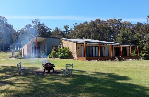 Toorloo Arm House | Captains Quarters - Toorloo Arm