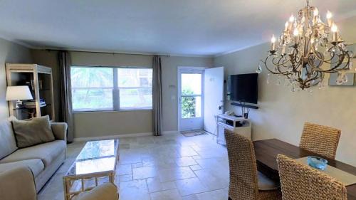Sanibel Apartment | Captains Walk D2