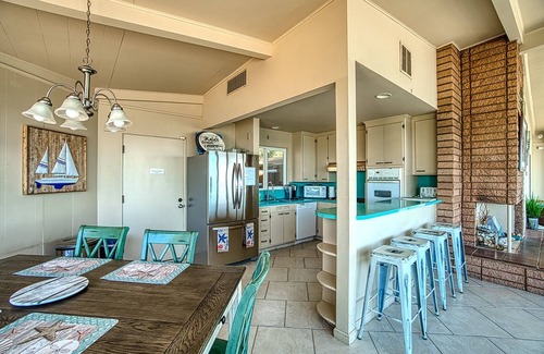 Westside Santa Cruz House | Captian's Quarters