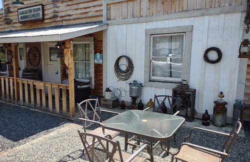 Springville House | Captivating Barn-Blacksmith Shop nearby GIANT SEQUOIAS