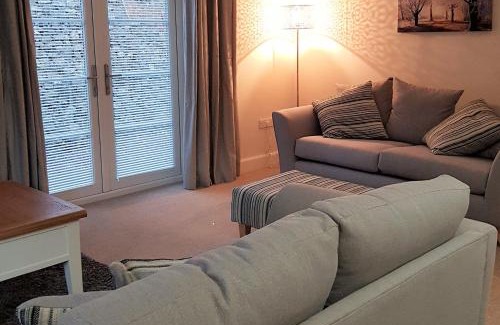 Killin Apartment | Cara Anan