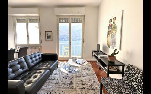 Carate Urio Apartment | Carate 16 apartment with balcony & lake view