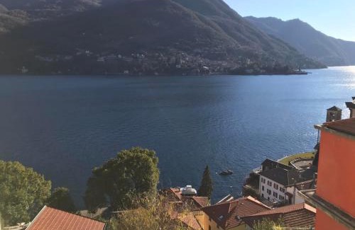 Carate Urio Apartment | Carate 16 apartment with balcony & lake view