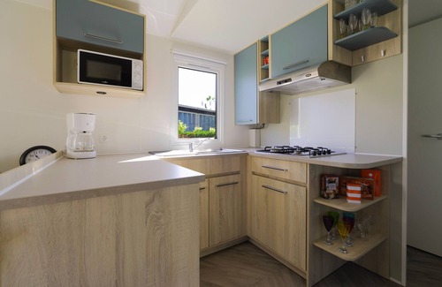 Lattes RV Rental | Caravan "Mobilhome 373" with Private Garden