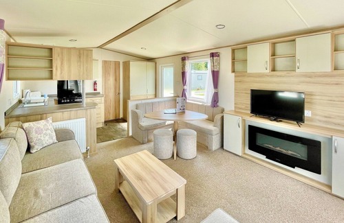 Alford House | Caravan with one double and one twin.